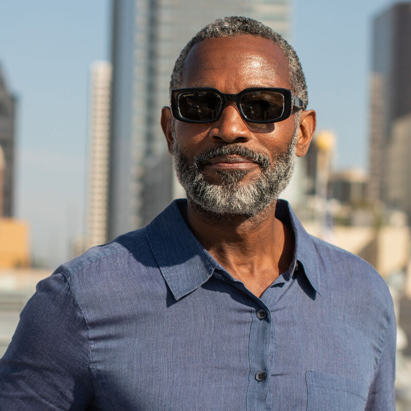 NICHOLSON, Shiny Black Transparent Layer-Mineral Polarized 555nm Cat 3 to 3 B4, hi-res image number null